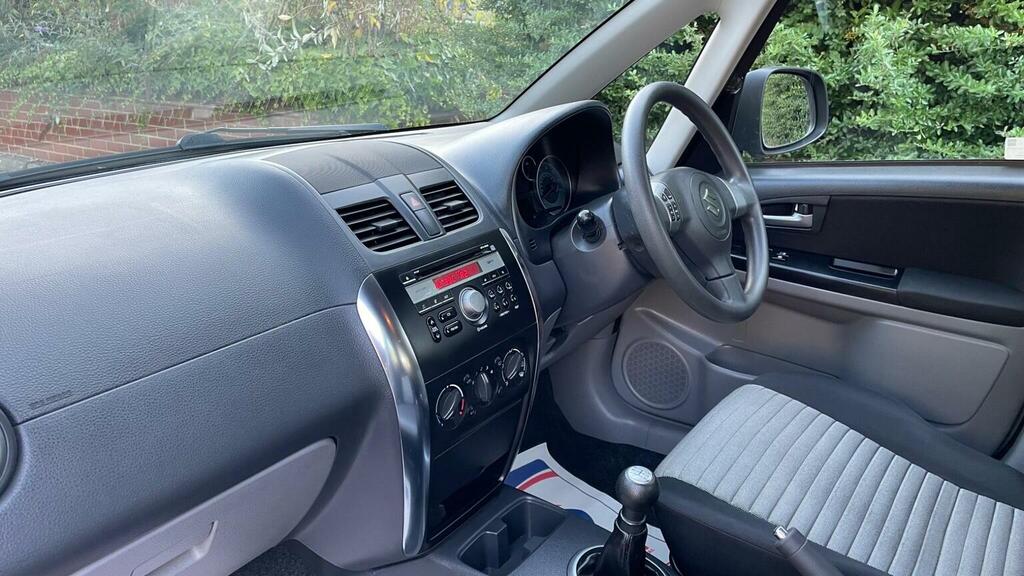 Suzuki SX4 Hatchback White #22