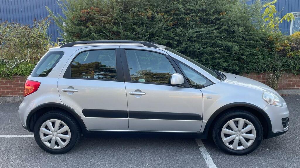 Suzuki SX4 Hatchback White #15