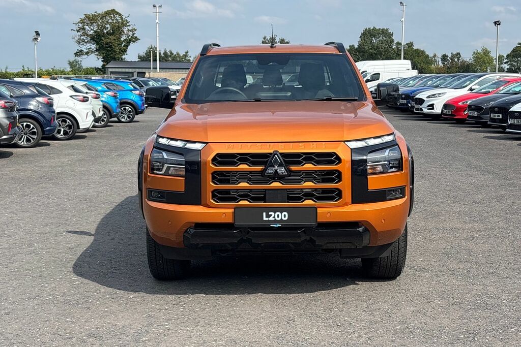 Mitsubishi L200 2.4 Bi-turbo D Barbarian Dcab Pick Up Awd In Orange #4
