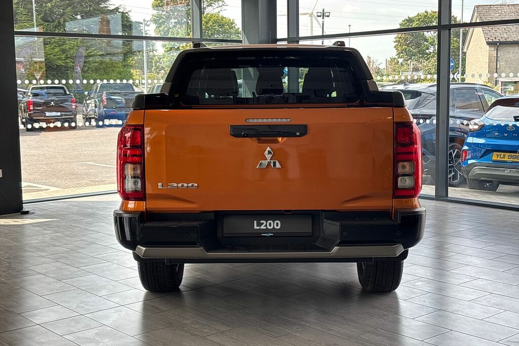 Mitsubishi L200 2.4 Bi-turbo D Barbarian Dcab Pick Up Awd In Orange #5