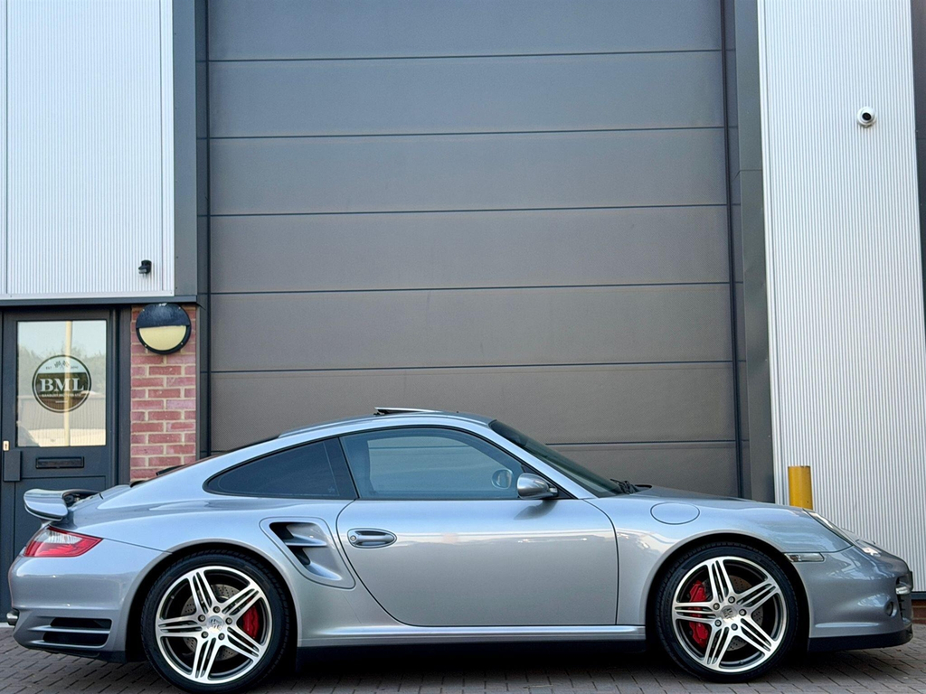 Porsche 911 #8