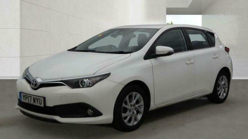 Toyota Auris 1.2 Vvt-i Business Edition White #2