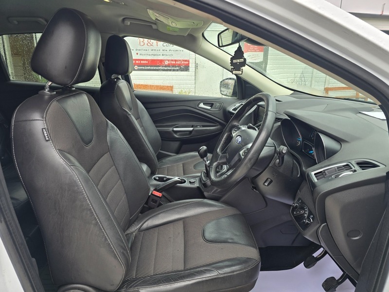 Ford Kuga Titanium Black #12