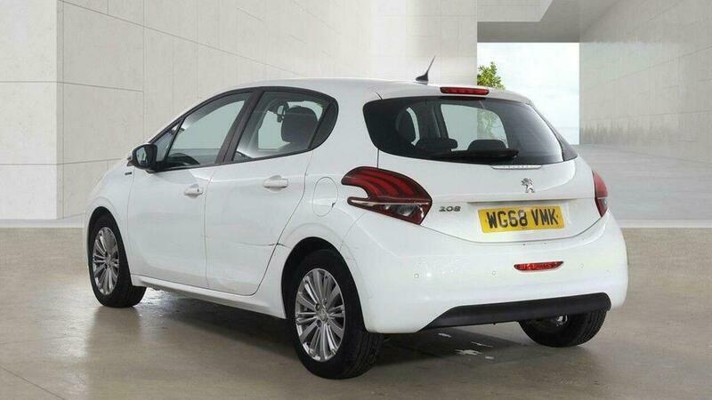Peugeot 208 1.2 Puretech Signature Euro White #5