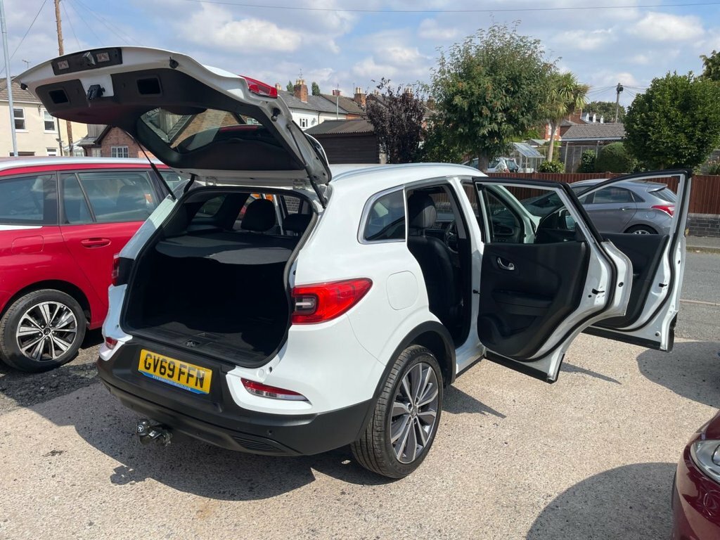 Renault Kadjar 1.3L Iconic GV69FFN White #4