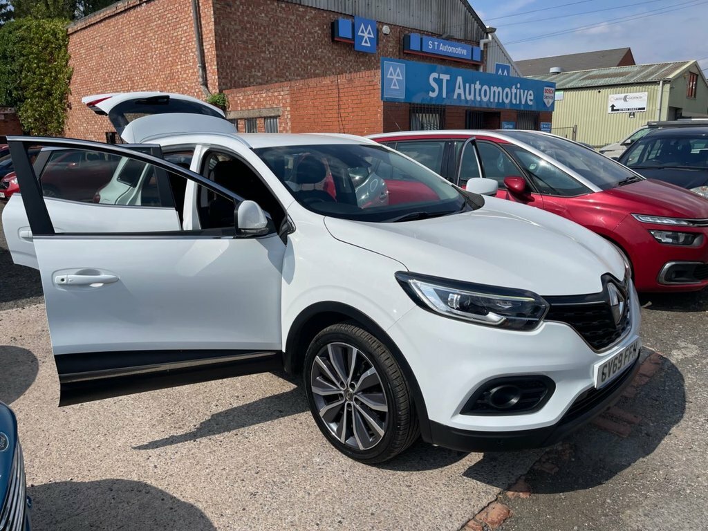 Renault Kadjar 1.3L Iconic GV69FFN White #5
