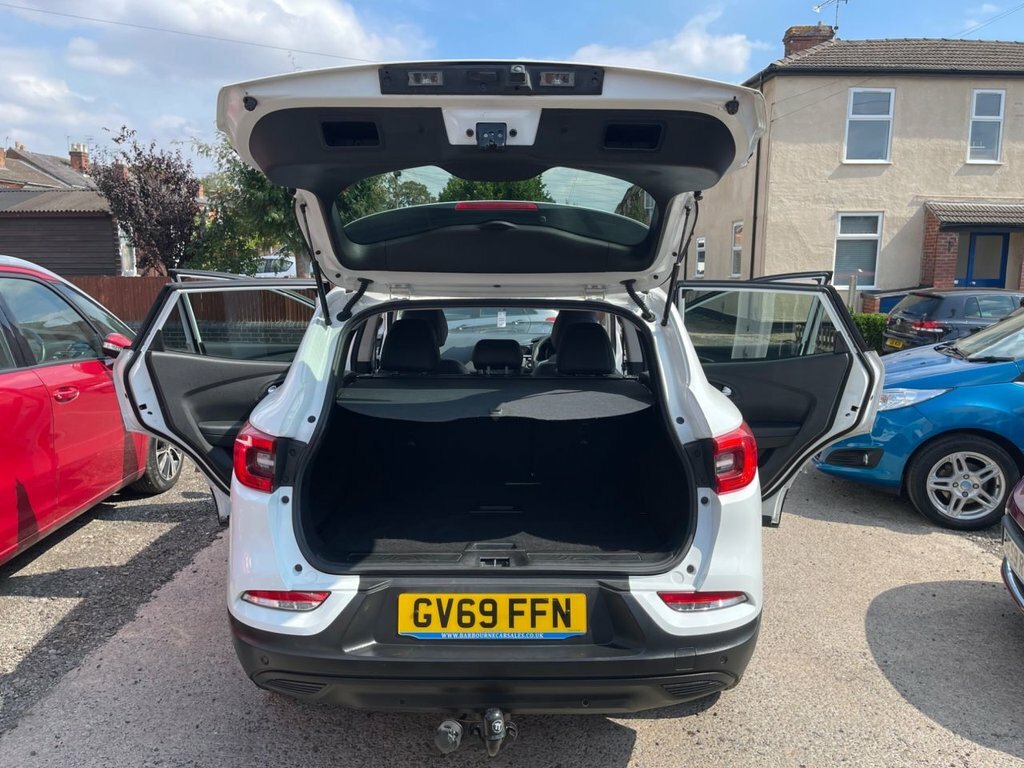 Renault Kadjar 1.3L Iconic GV69FFN White #3