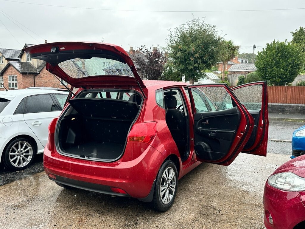 Kia Venga 1.4L 2 Red #4