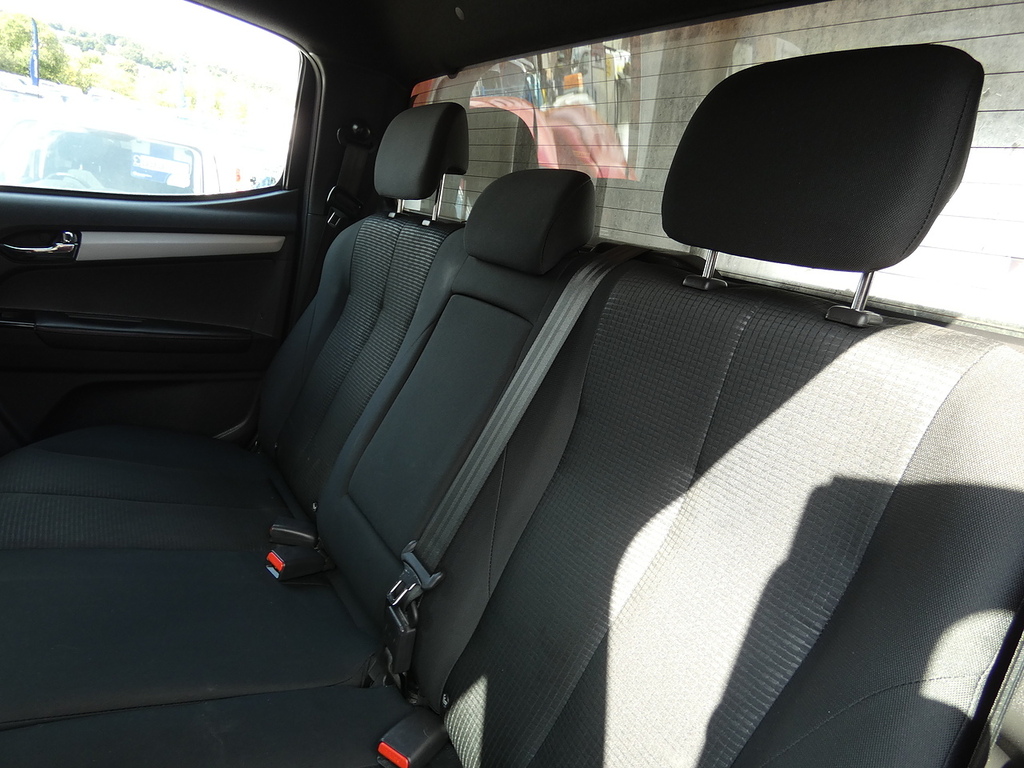 Isuzu D-Max Eiger Dcb Grey #32