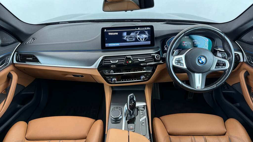 BMW 5 Series 2.0 530E 12Kwh M Sport Touring Plug-in Black #4
