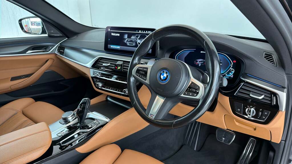 BMW 5 Series 2.0 530E 12Kwh M Sport Touring Plug-in Black #6