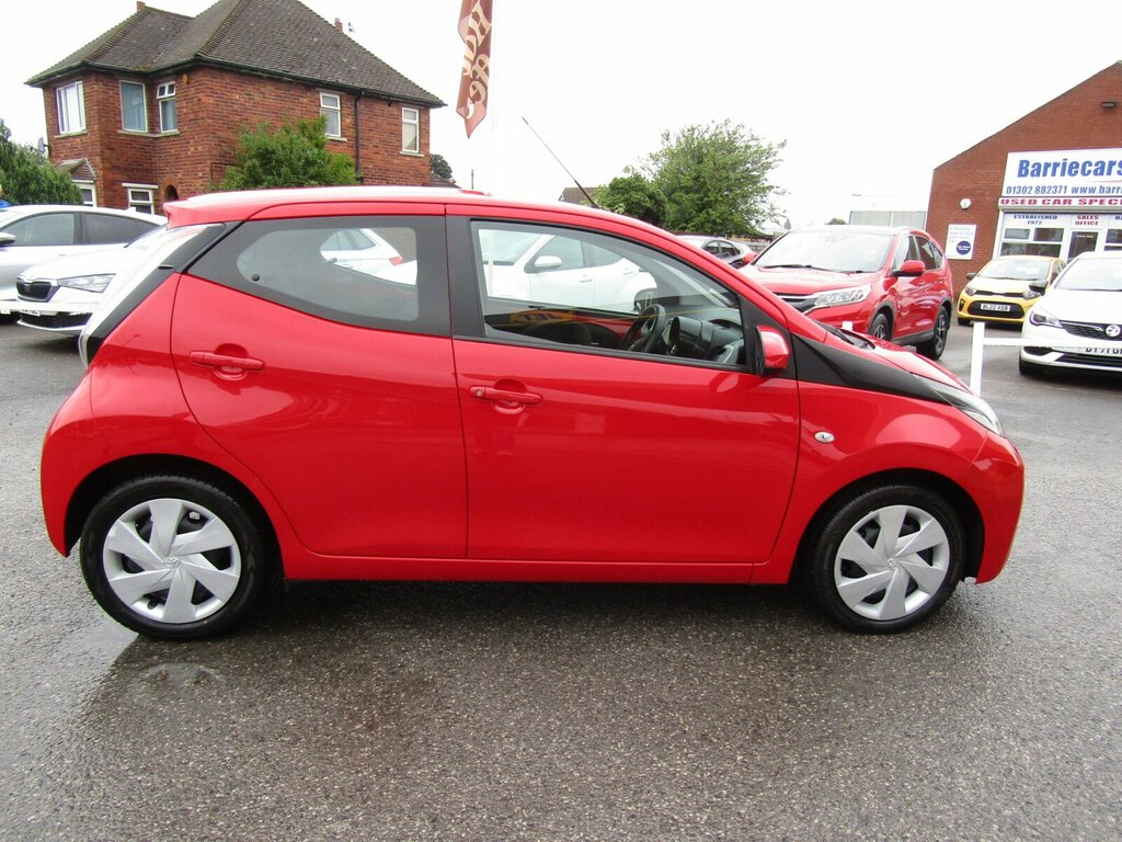 Toyota Aygo 1.0 Vvt-i X-play Euro 6 PK18ABF Red #4