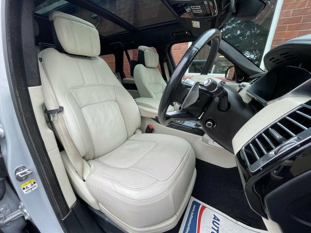 Land Rover Range Rover Sd V8 Suv YE68WOU Silver #3