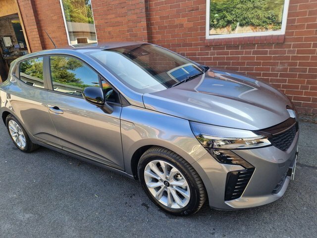 Renault Clio E-tech Evolution Hatchback Grey