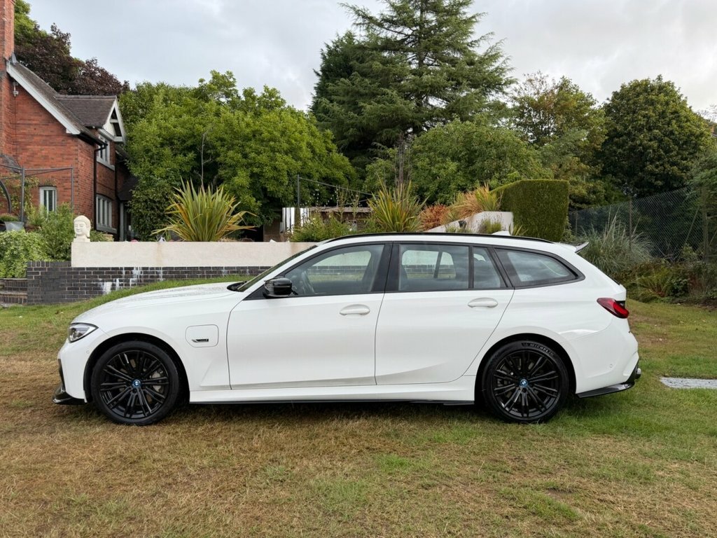BMW 3 Series 2L M Sport White #6