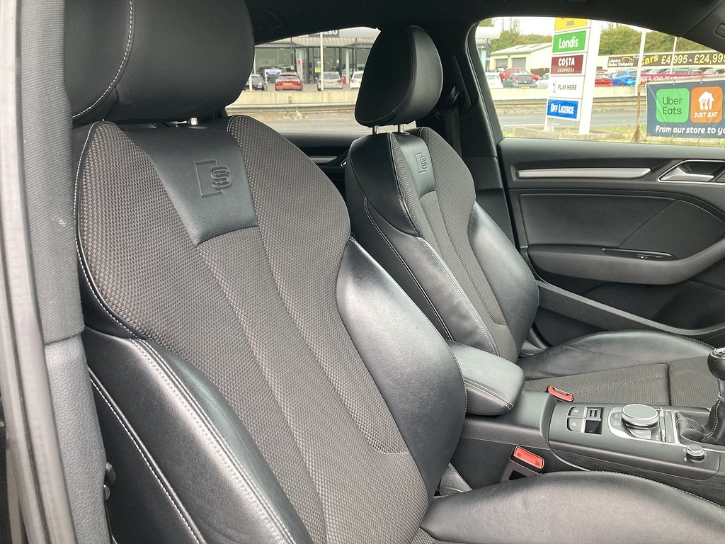 Audi A3 Tfsi Cod S Line FP68YNW Black #3