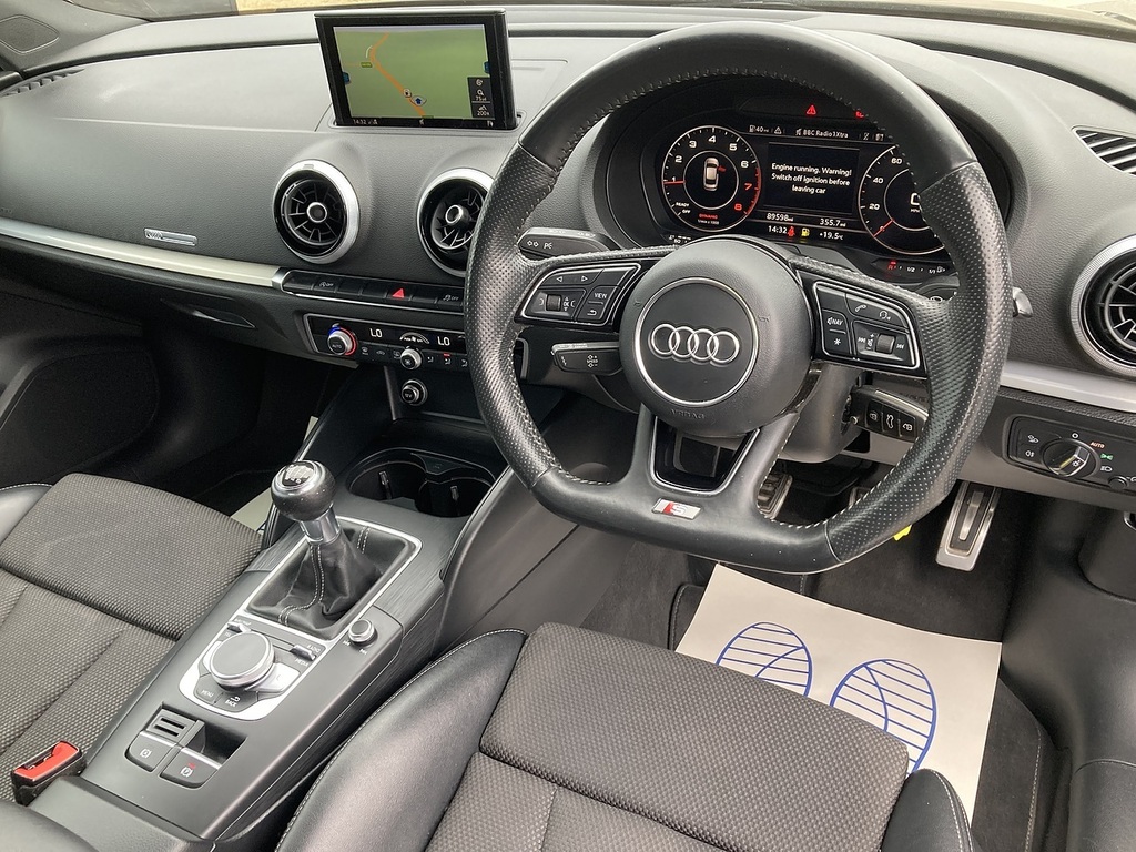 Audi A3 Tfsi Cod S Line FP68YNW Black #2