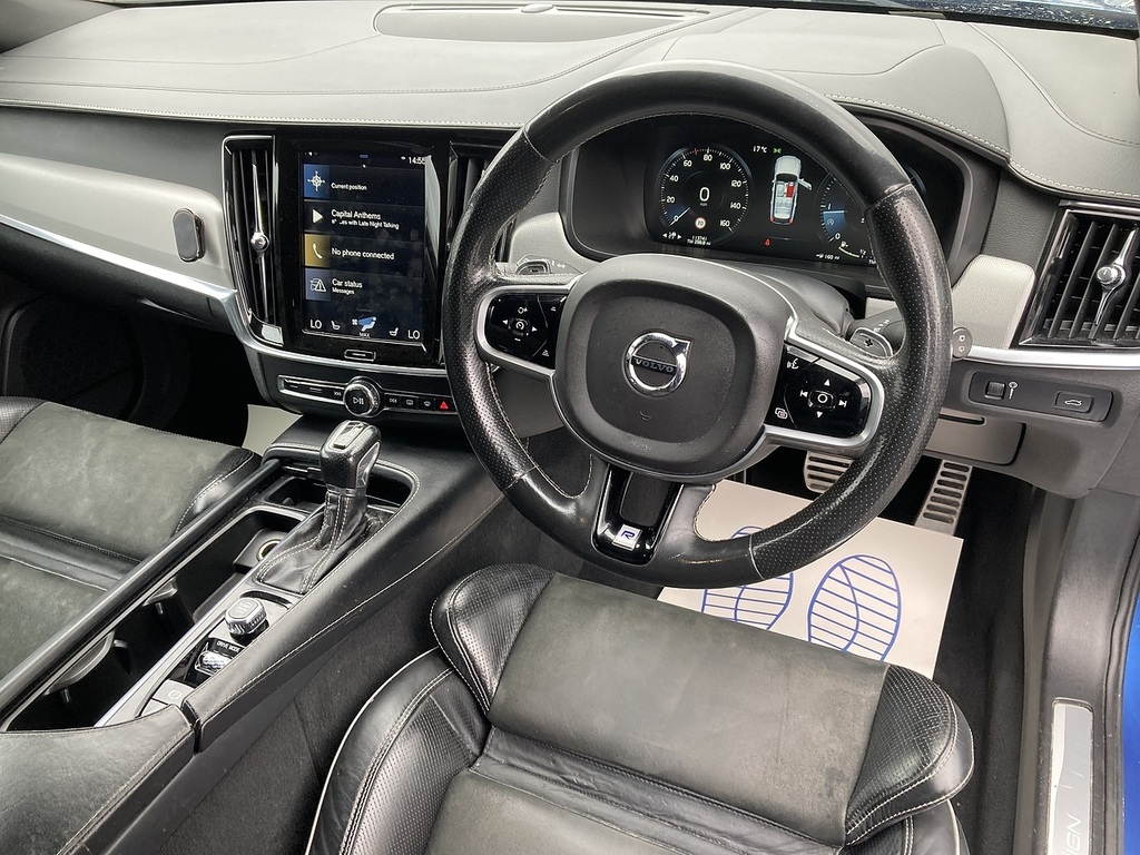 Volvo V90 D4 R-design Blue #2