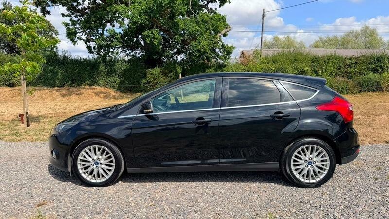 Ford Focus 1.6 Tdci Zetec Navigator Euro 5 Ss HF14OFH Black #4