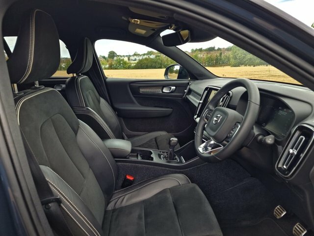 Volvo XC40 T3 R-design Suv NA22KKT Blue #6