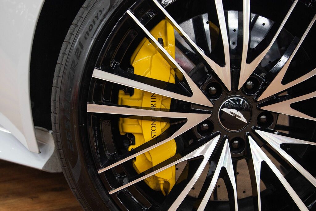 Aston Martin DBS 5.2 V12 Biturbo Volante White #6