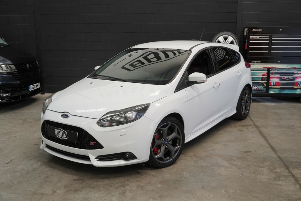 Ford Focus 2.0 T Ecoboost St-3 GN64OHU White #6