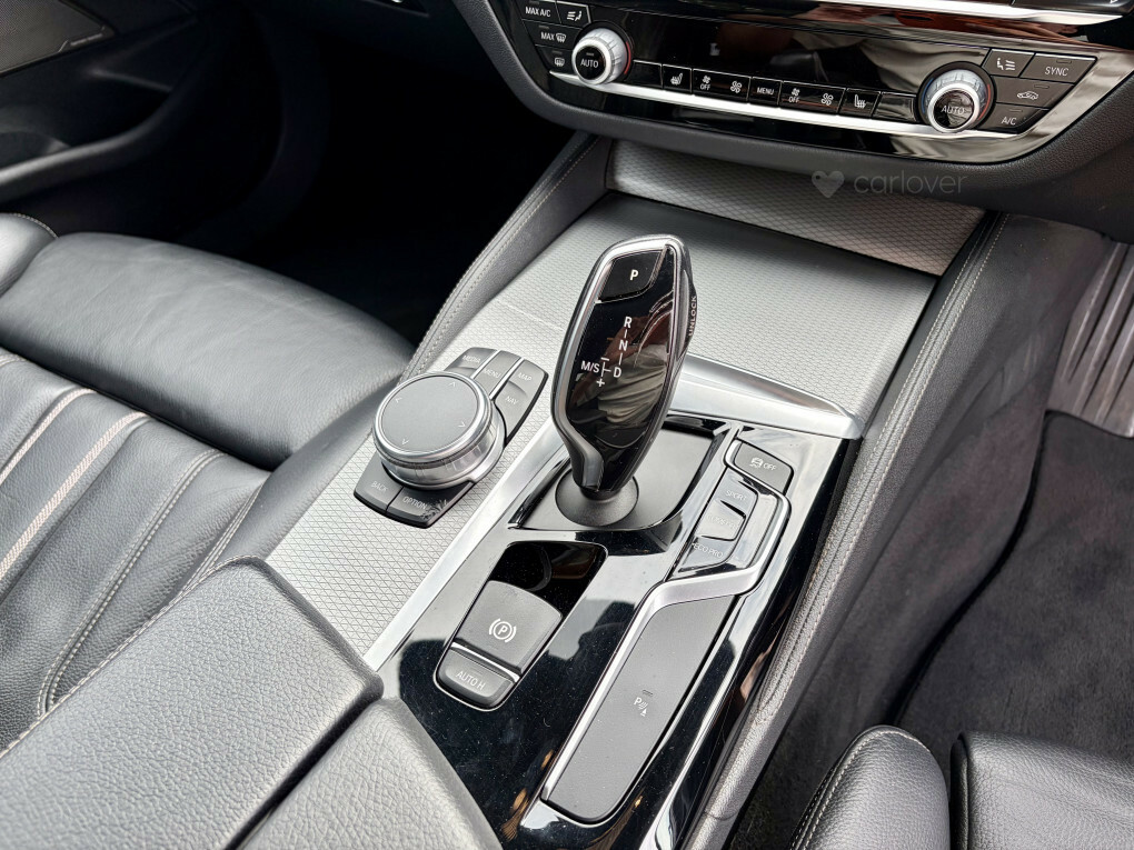 BMW 5 Series Automatic Black #9
