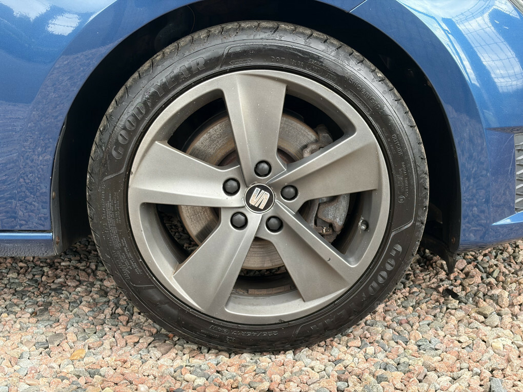 Seat Leon Hatchback Black #11