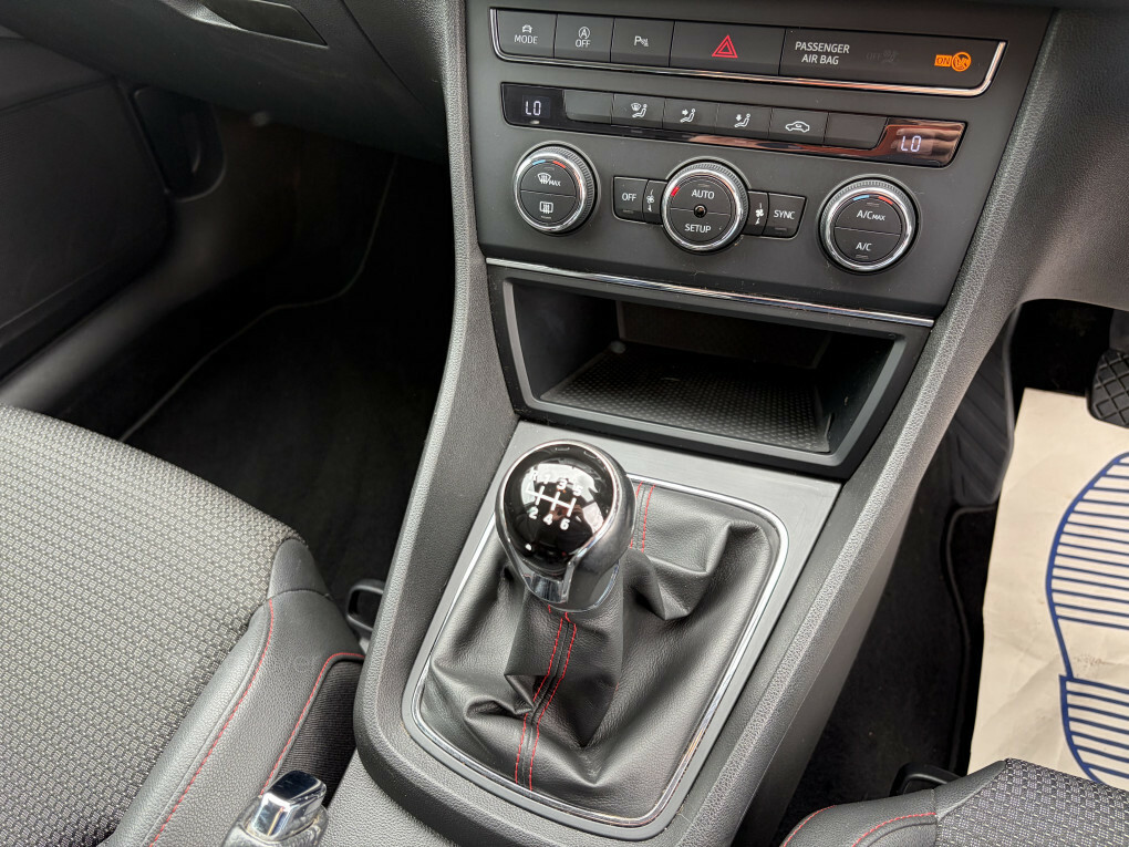 Seat Leon Hatchback Black #9