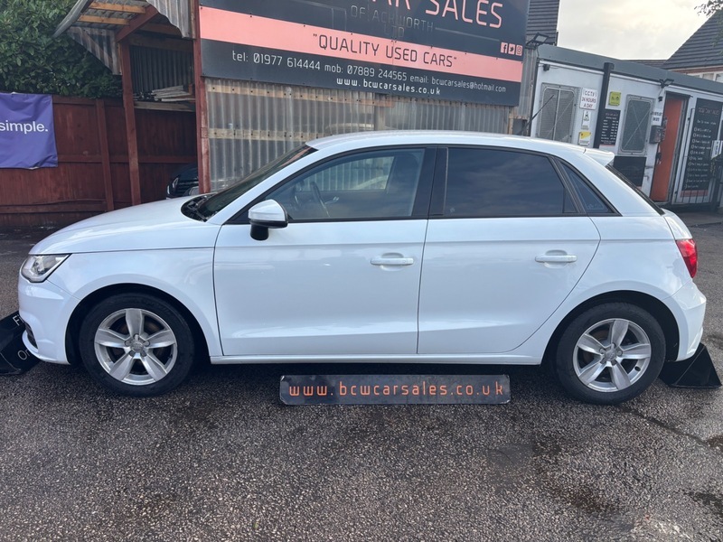 Audi A1 Sportback Tfsi Se White #3