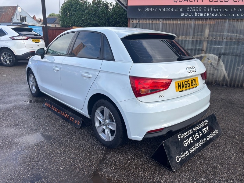 Audi A1 Sportback Tfsi Se White #4