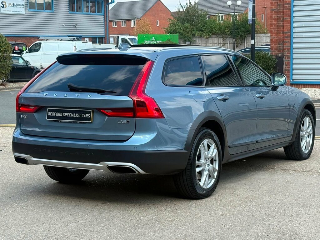 Volvo V90 Cross Country Cross Country 2.0 D5 Powerpulse Pro Estate Die Blue #2
