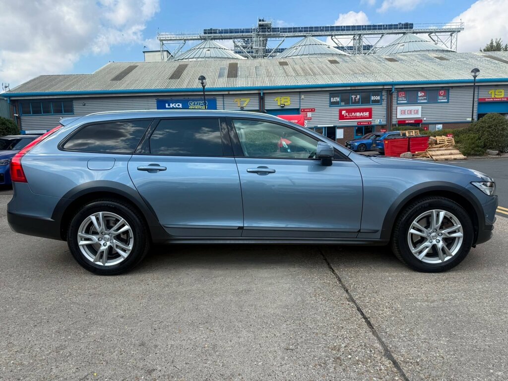 Volvo V90 Cross Country Cross Country 2.0 D5 Powerpulse Pro Estate Die Blue #6