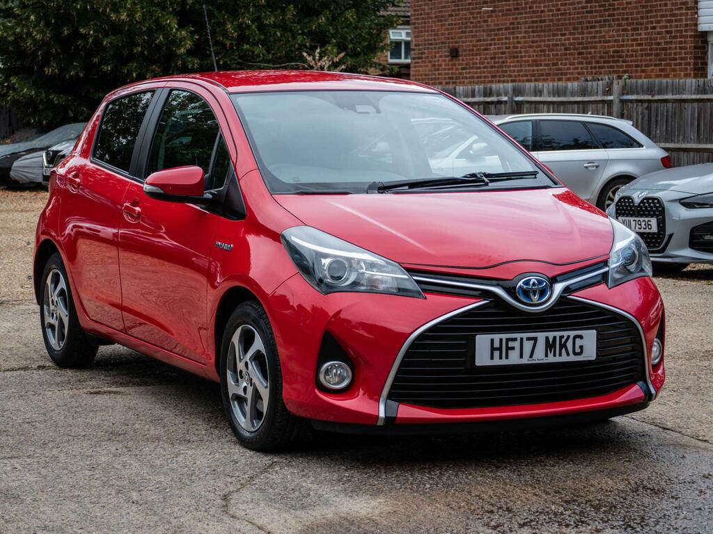 Toyota Yaris Icon Red #4
