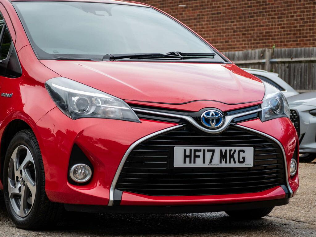 Toyota Yaris Icon Red #6