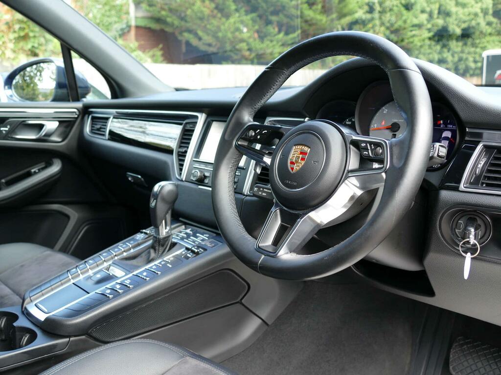Porsche Macan D S Pdk  #16