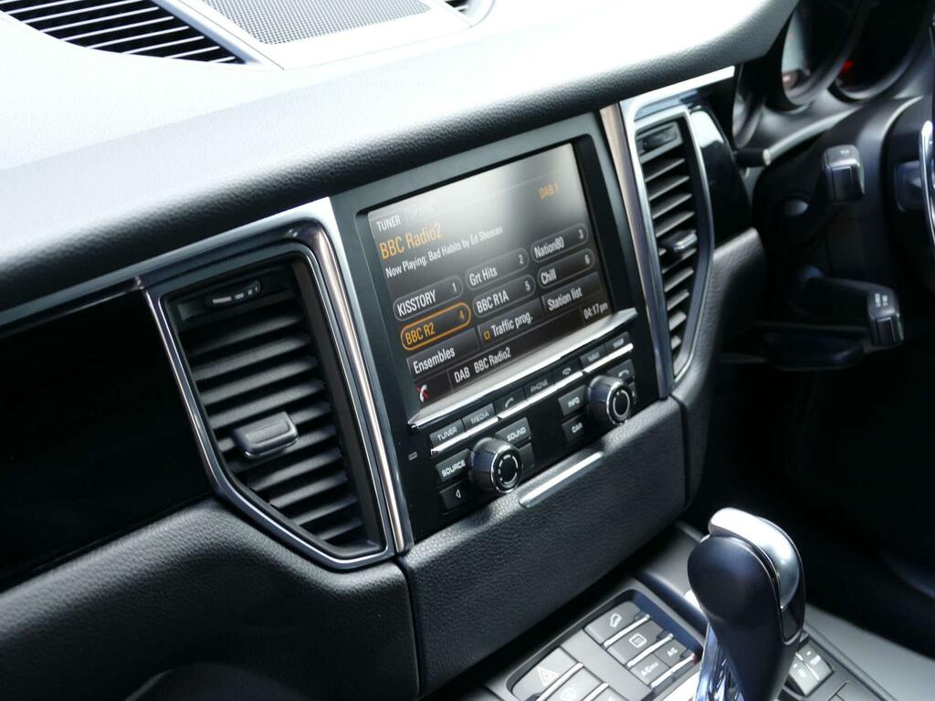 Porsche Macan D S Pdk  #24