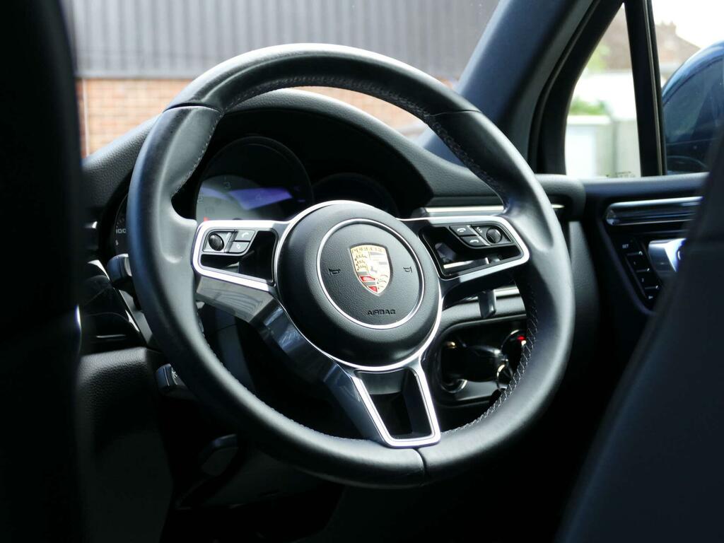 Porsche Macan D S Pdk  #22