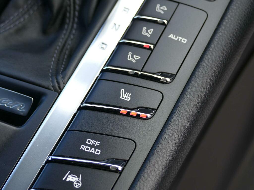 Porsche Macan D S Pdk  #29