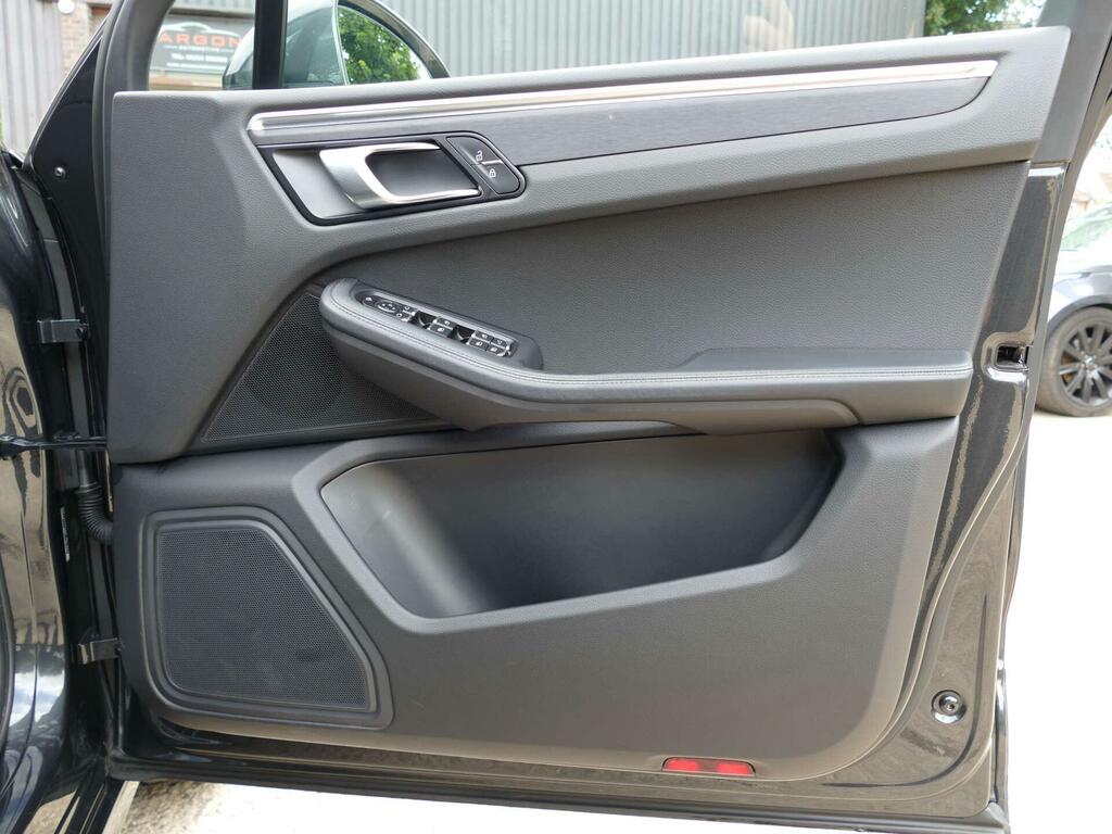 Porsche Macan 5dr Pdk Grey #47