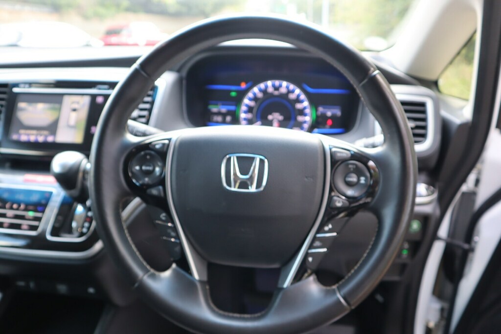 Honda Odyssey Active Hybrid Mpv Silver #16
