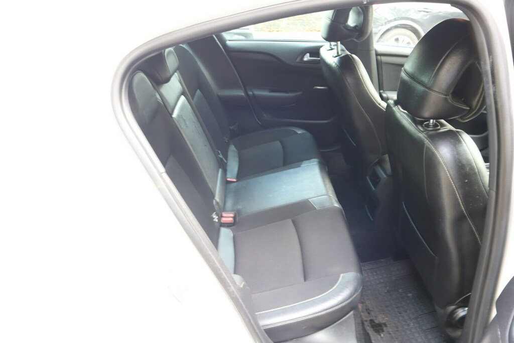 Citroen DS4 Hatchback White #10