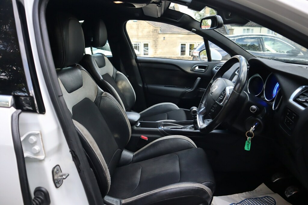 Citroen DS4 Hatchback White #9