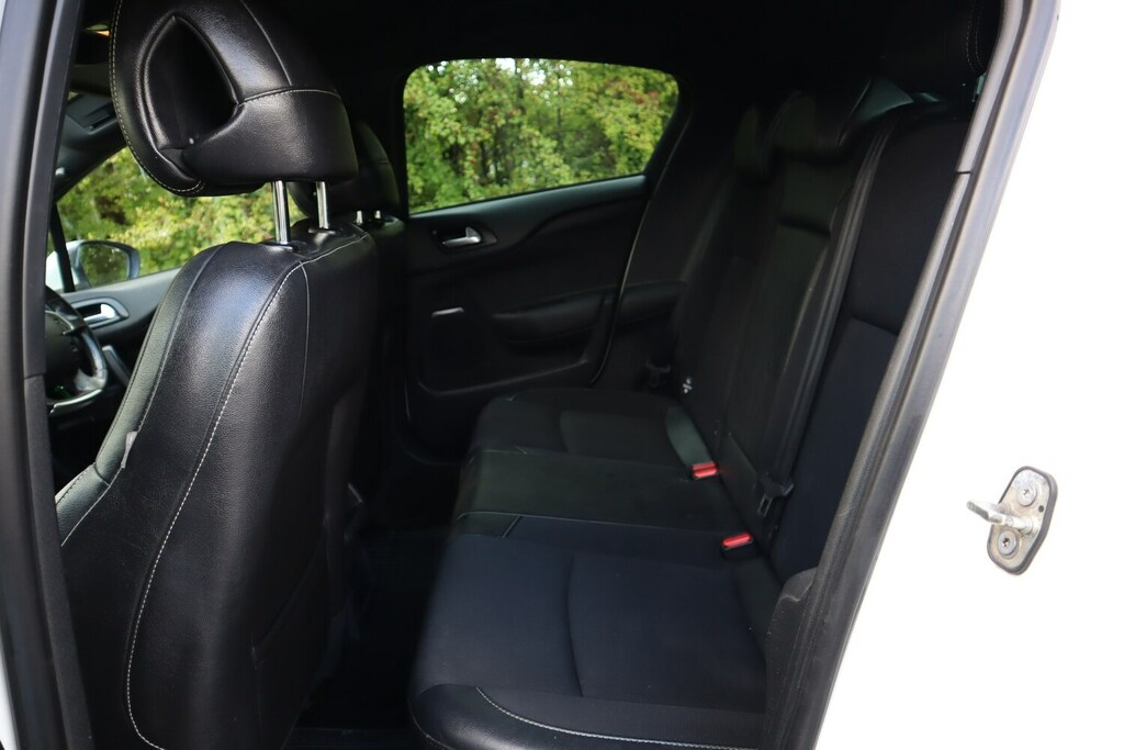 Citroen DS4 Hatchback White #11
