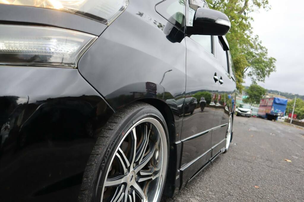 Toyota Vellfire Mpv Black #30