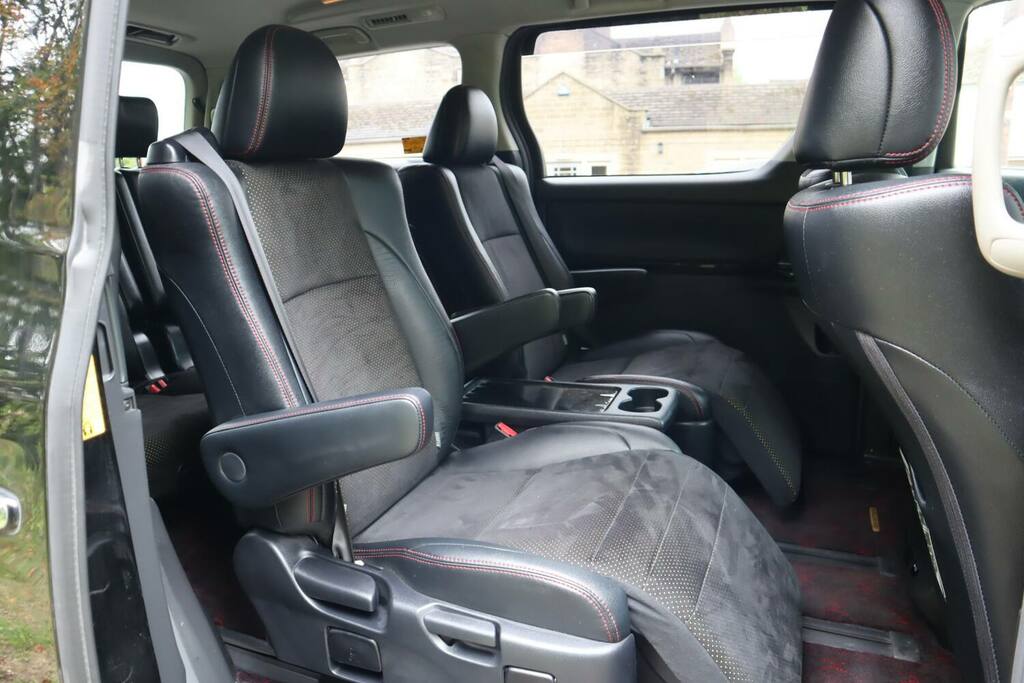 Toyota Vellfire Mpv Black #10