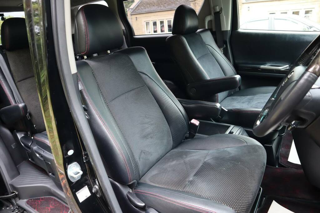 Toyota Vellfire Mpv Black #9