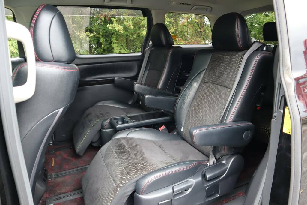 Toyota Vellfire Mpv Black #12