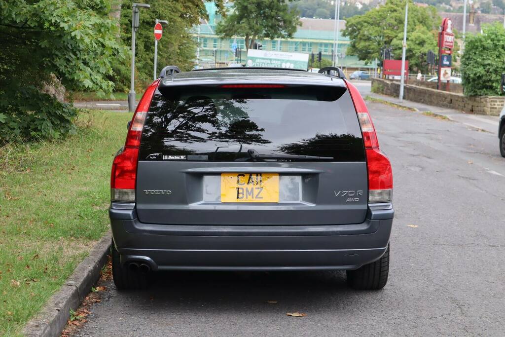 Volvo V70 V70 2.5 R Awd Geartronic 300Bhp Estate Grey #4