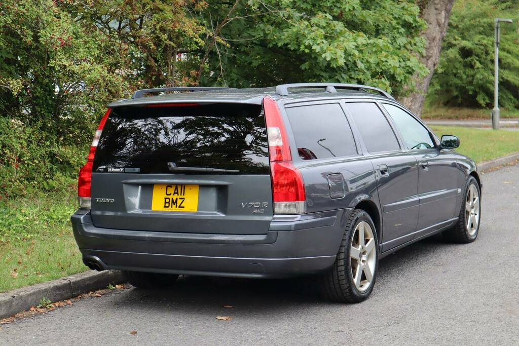 Volvo V70 V70 2.5 R Awd Geartronic 300Bhp Estate Grey #3